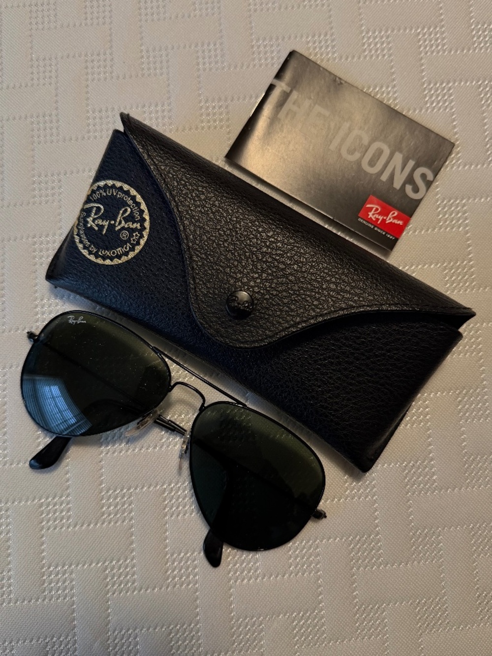 Ray Ban Classic Black Aviator Sunglasses, UNISEX. Worn once